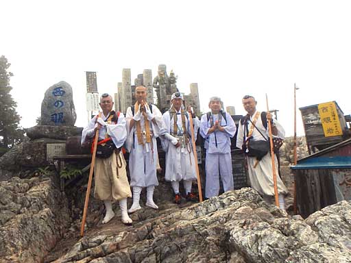 西の覗にて記念撮影